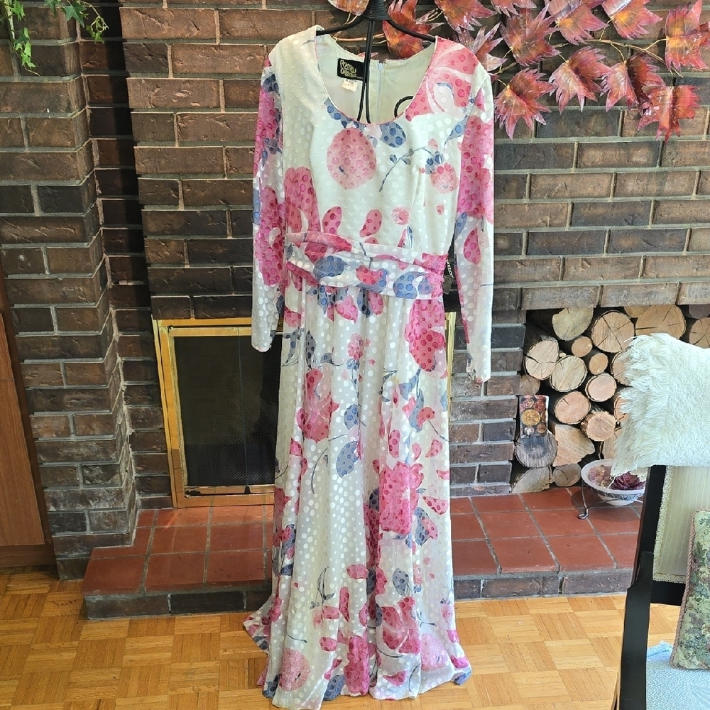 Randy Collection - Vintage Pink and Blue Floral Long Sleeve Clip Dot Dress​​